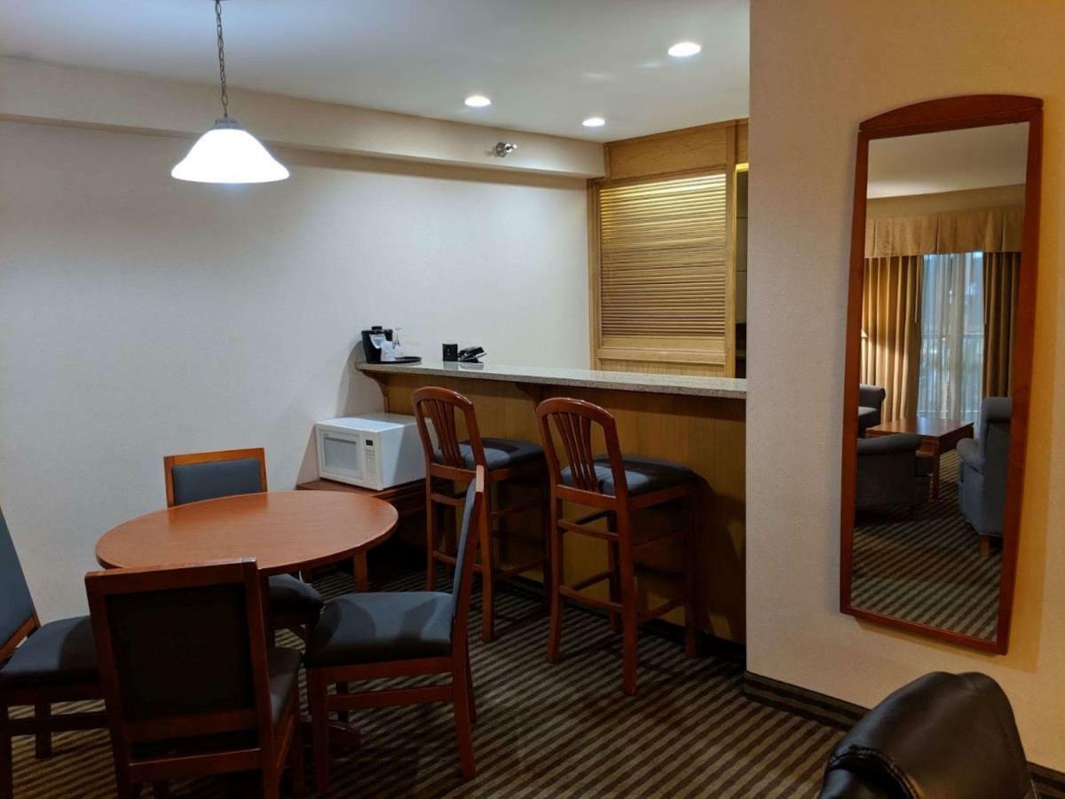 Surestay Hotel By Best Western ชิลลิแวค ภายนอก รูปภาพ